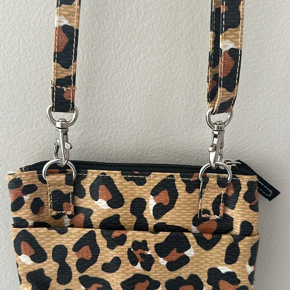 Scout Sally Go Lightly Crossbody Bag Leopard Print NWT Chic Travel Vacation Boho - Picture 7 of 10